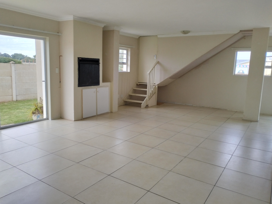 3 Bedroom Property for Sale in Wavecrest Eastern Cape